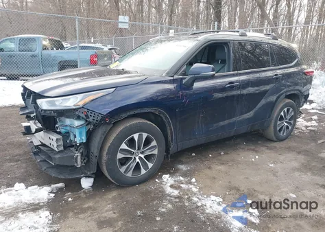 2020 Toyota Highlander Xle z USA, uszkodzony, nr VIN 5TDHZRBH2LS048620